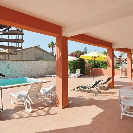 Apartment Apt, 4 *
